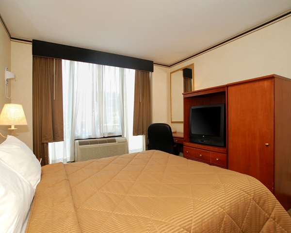  - Red Lion Inn & Suites Long Island City Queens