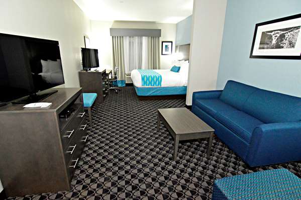 Suite - Best Western Plus Waller Hotel