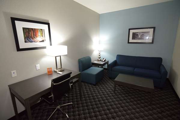 Suite - Best Western Plus Waller Hotel