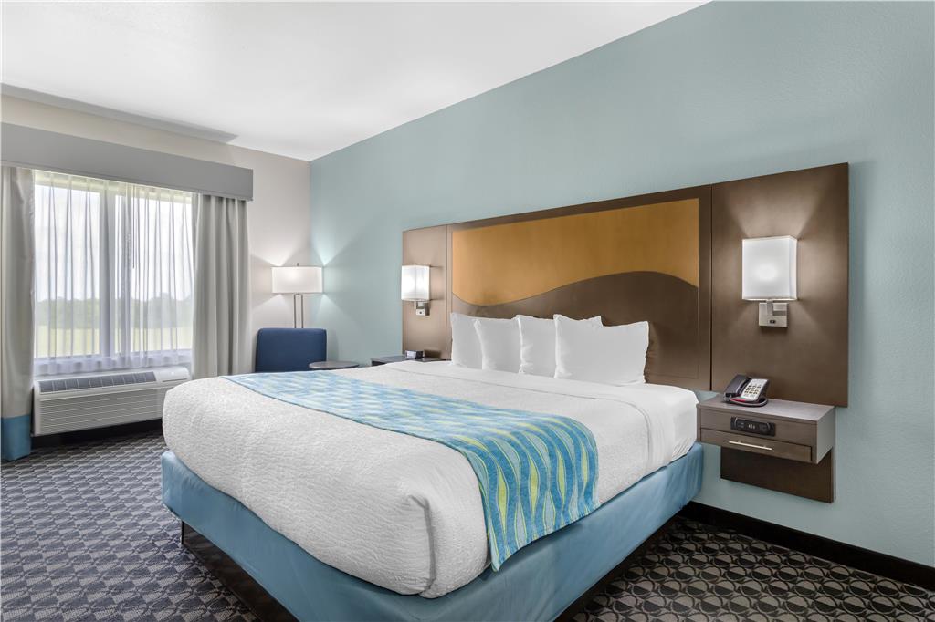 Best Western Plus Waller Hotel-guestroom-Guest Room,On-Site.jpg