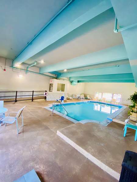 Pool - Best Western Plus Landmark Hotel Laconia