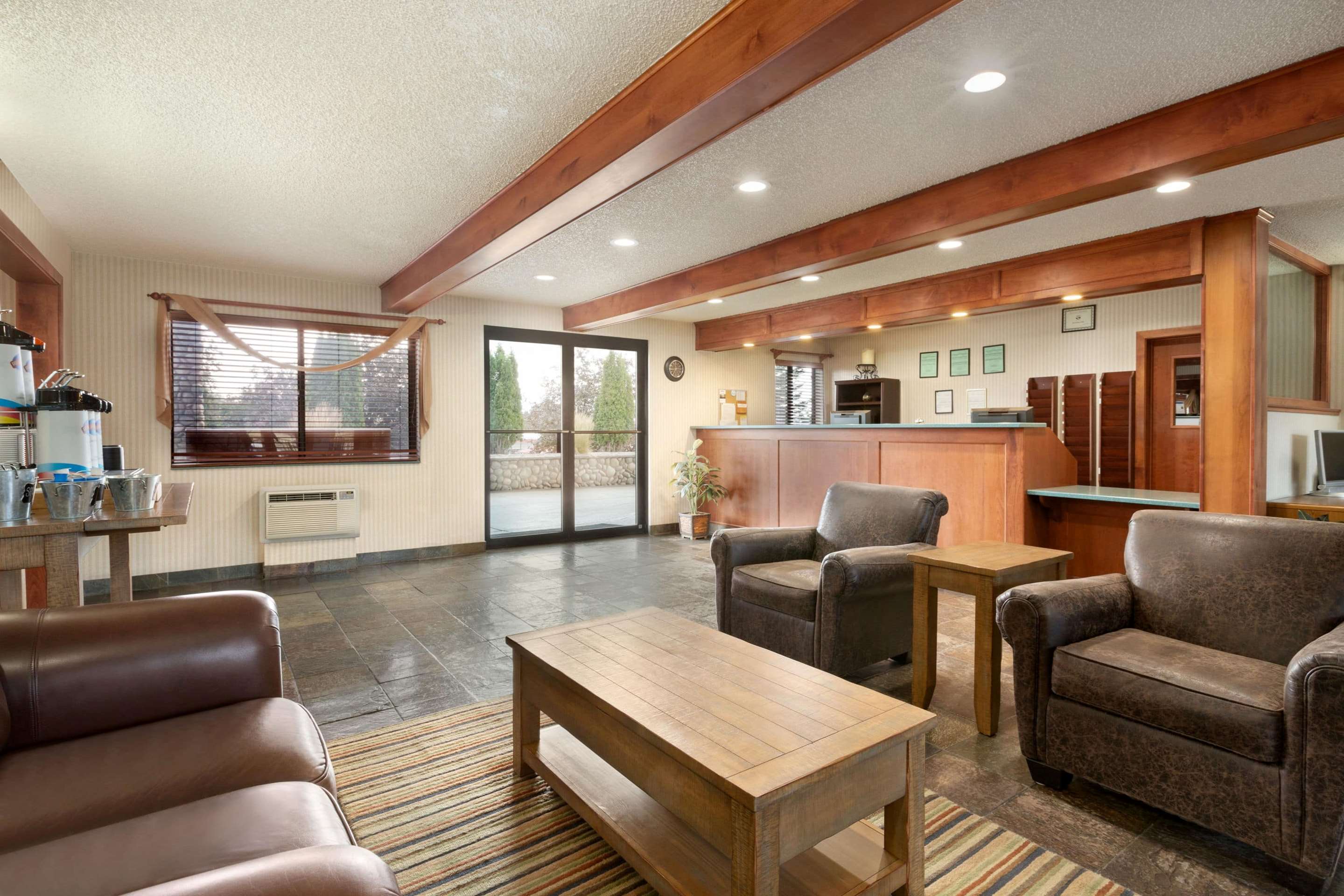 Lobby | Baymont by Wyndham Whitefish