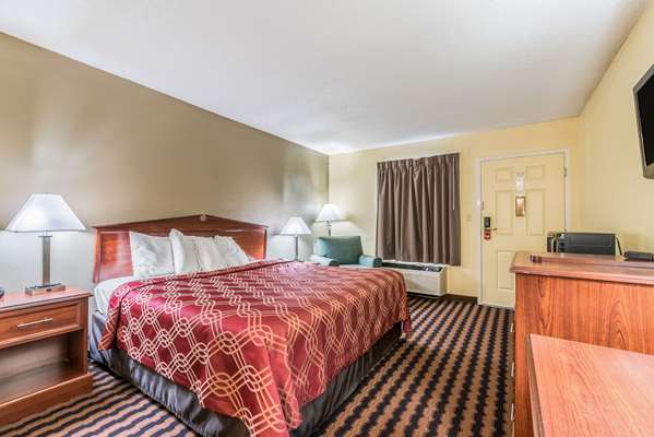 Suite - Econo Lodge Athens - I-65, Exit 351
