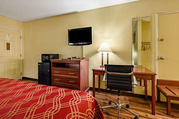  - Econo Lodge Athens - I-65, Exit 351