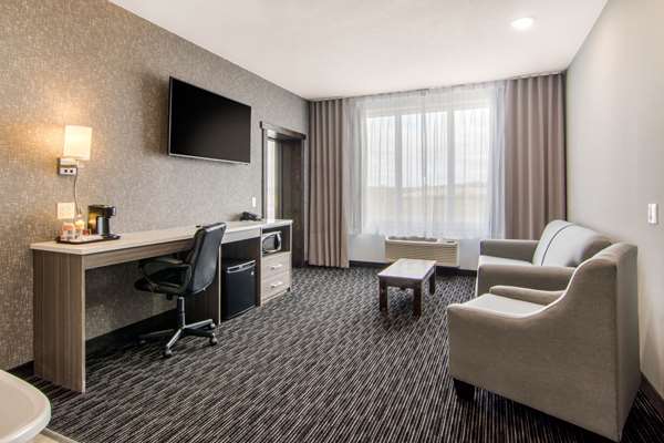 Suite - Comfort Inn & Suites North Battleford