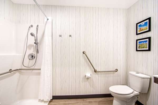  - Comfort Inn & Suites North Battleford
