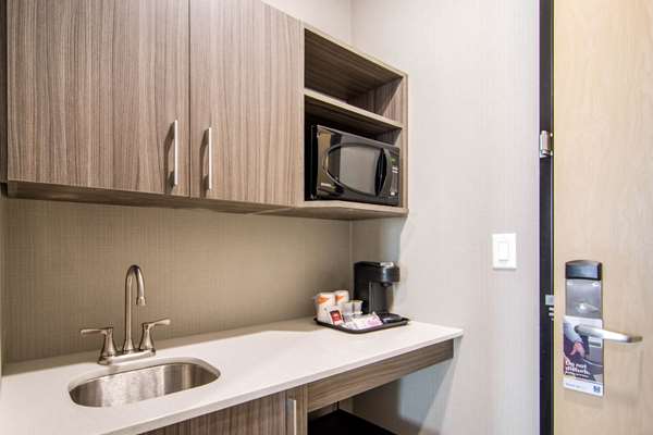  - Comfort Inn & Suites North Battleford