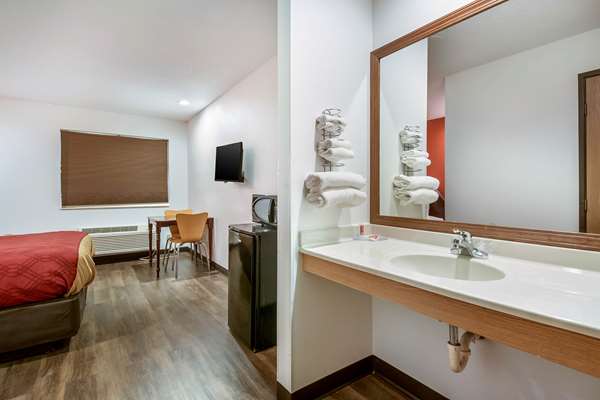  - Econo Lodge Franklin - I-65, Exit 90