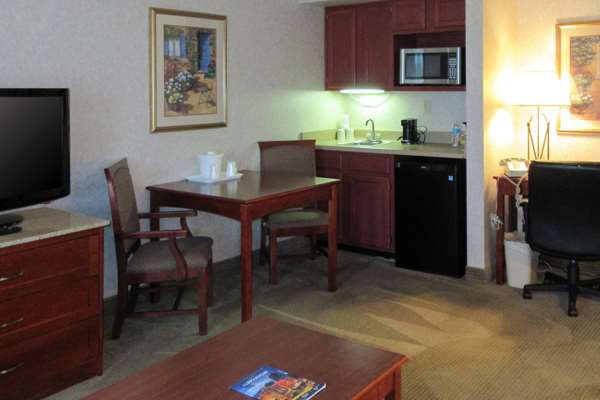 Suite - Quality Inn & Suites University of New Mexico Albuquerque - I-40, Exit 159A & 159D