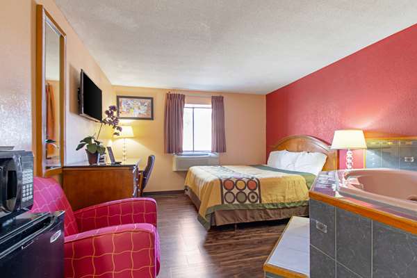  - Econo Lodge Utica - I-90, Exit 31
