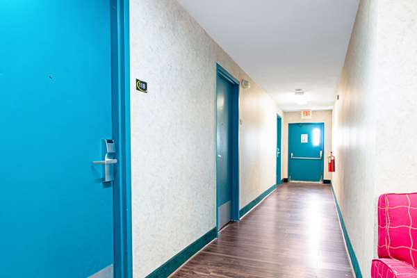  - Econo Lodge Utica - I-90, Exit 31