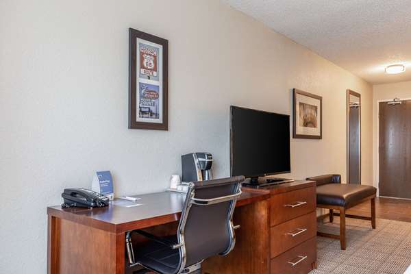 Suite - Comfort Inn Woodland Hills Tulsa