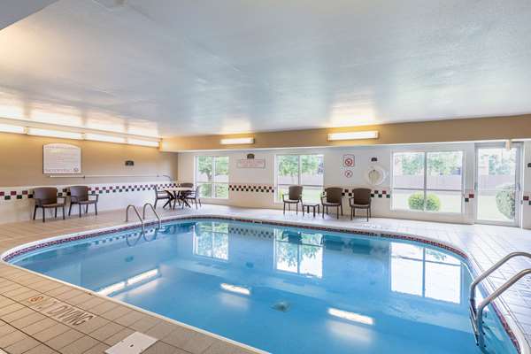 Pool - Comfort Inn Woodland Hills Tulsa