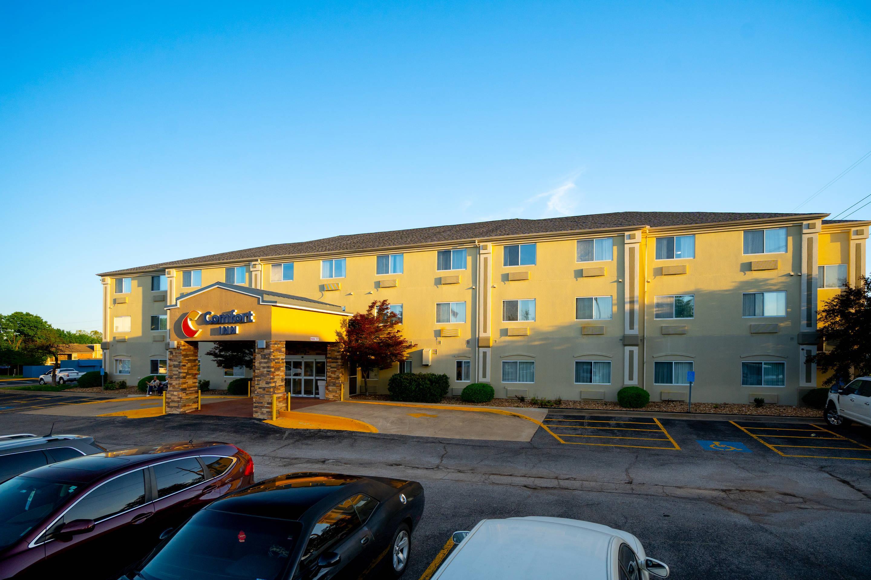 Hotel exterior | Comfort Inn South Tulsa - Woodland Hills