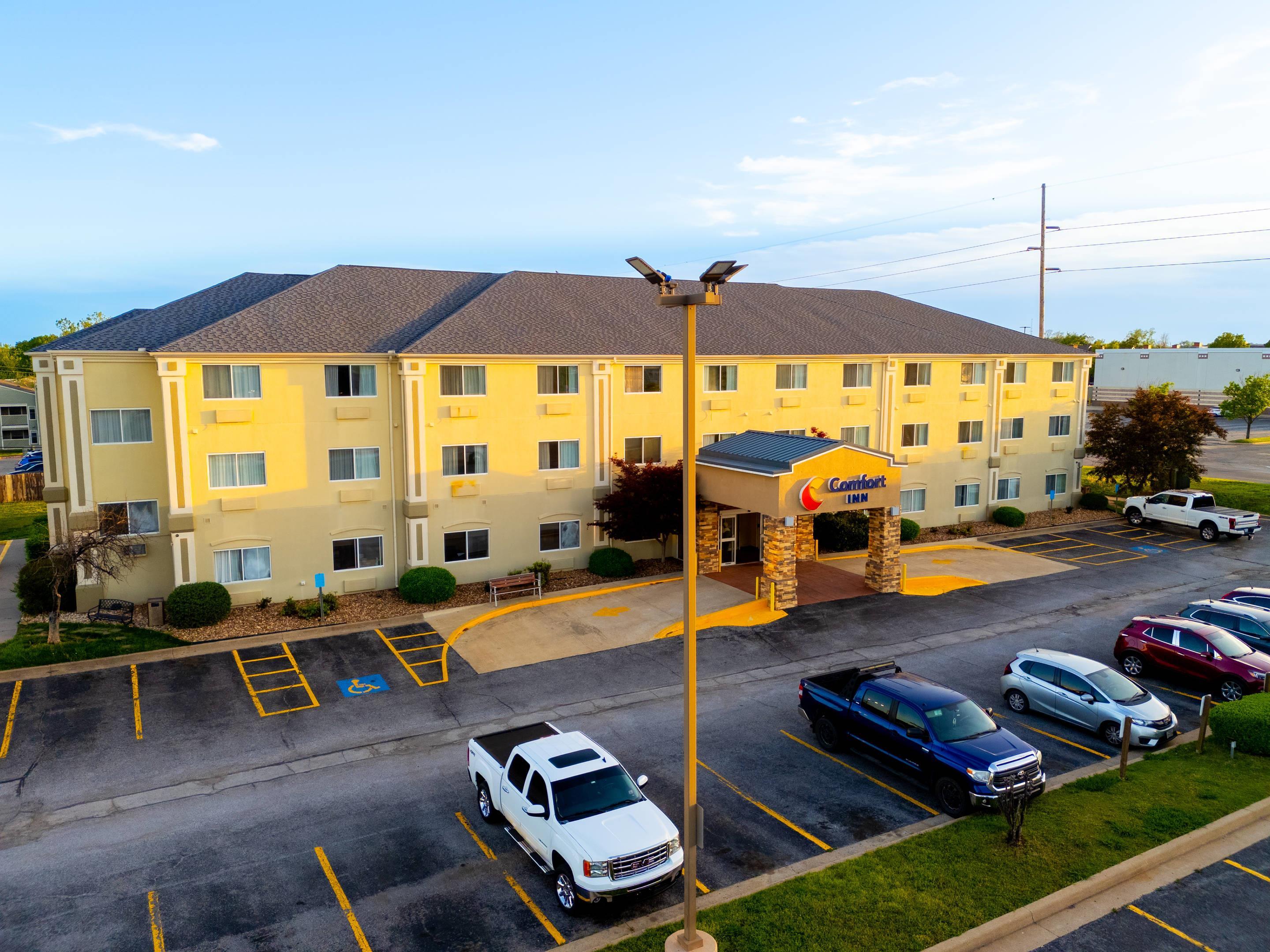 Hotel exterior | Comfort Inn South Tulsa - Woodland Hills