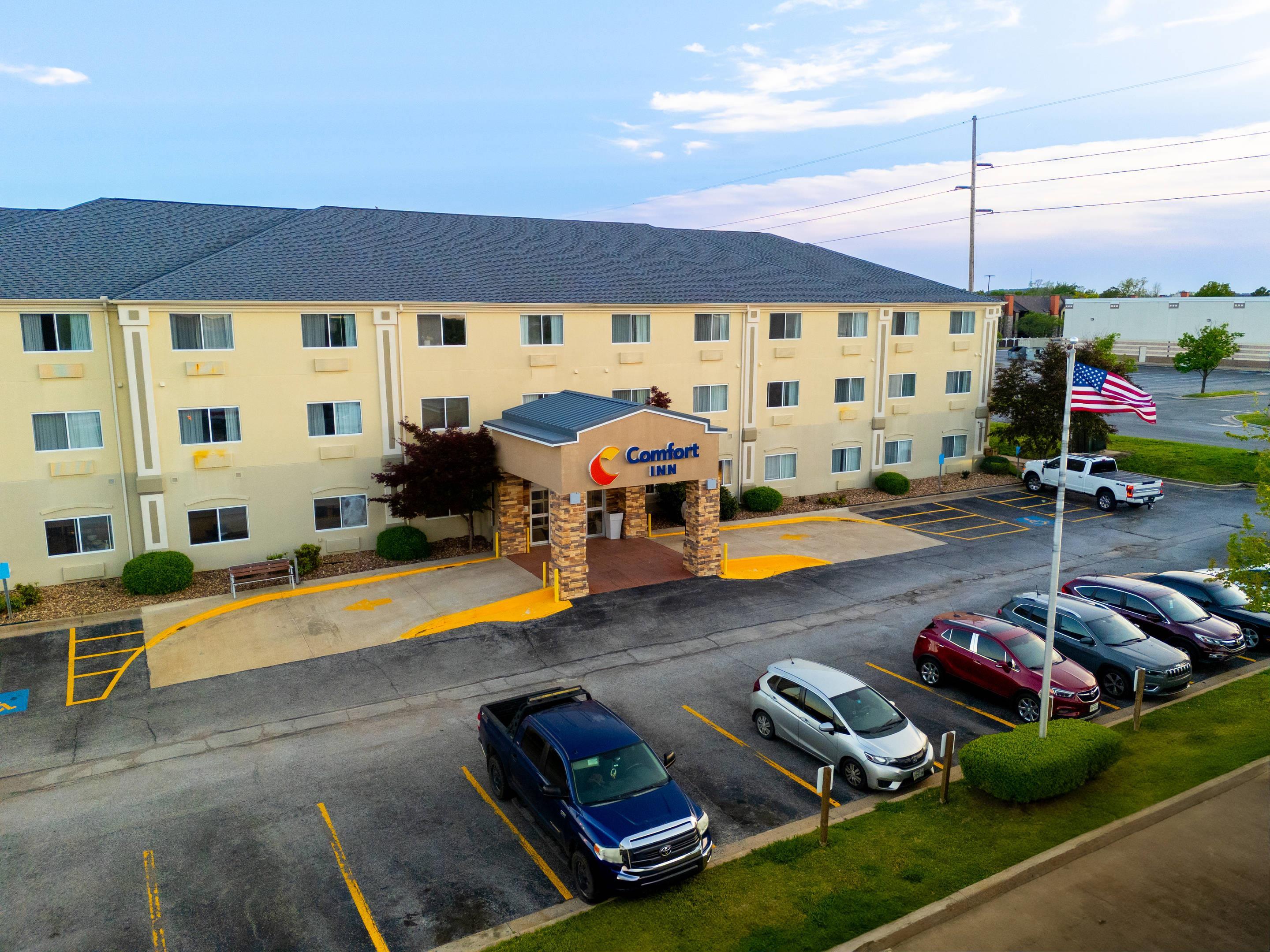 Hotel exterior | Comfort Inn South Tulsa - Woodland Hills