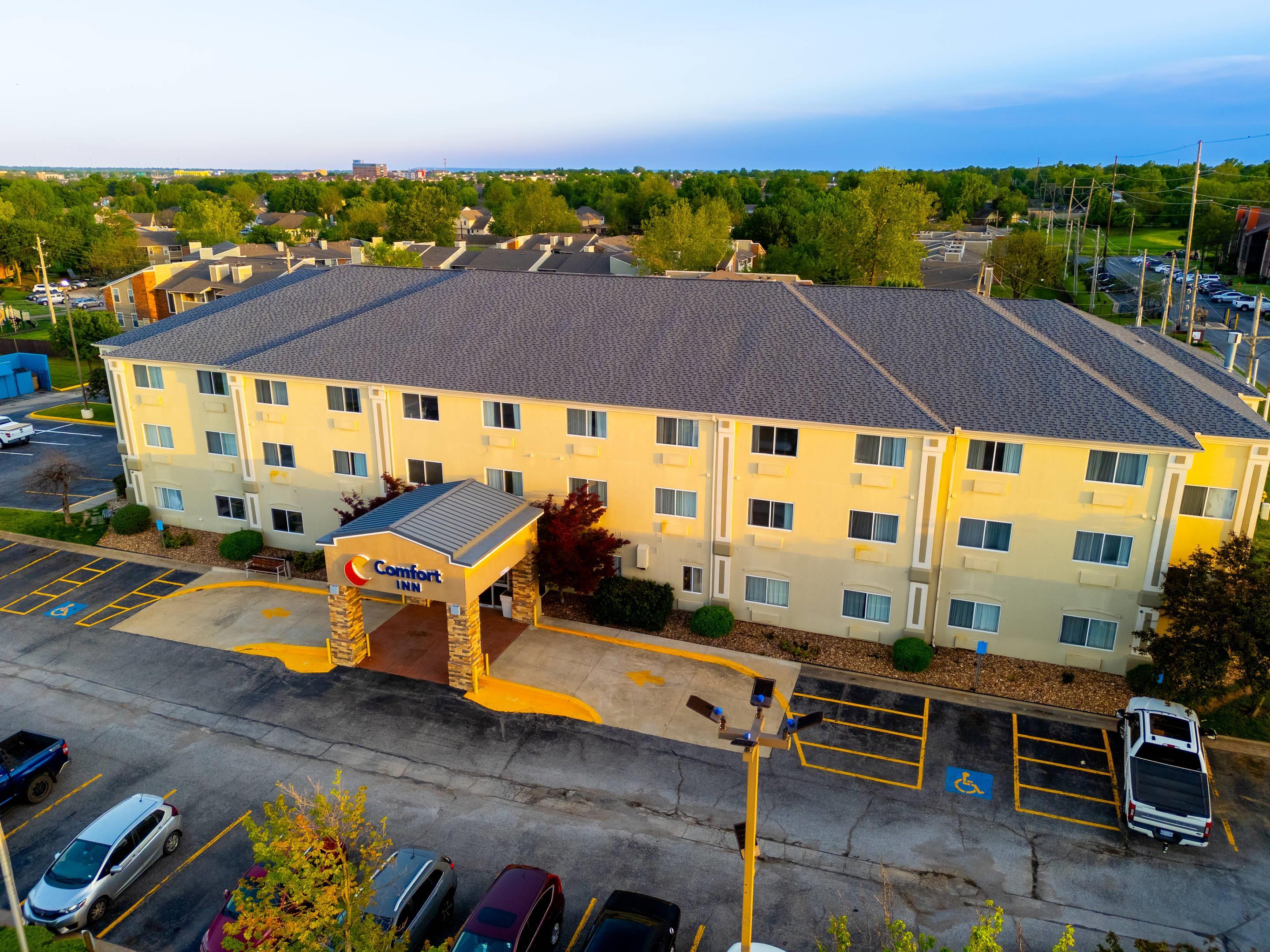 Hotel exterior | Comfort Inn South Tulsa - Woodland Hills