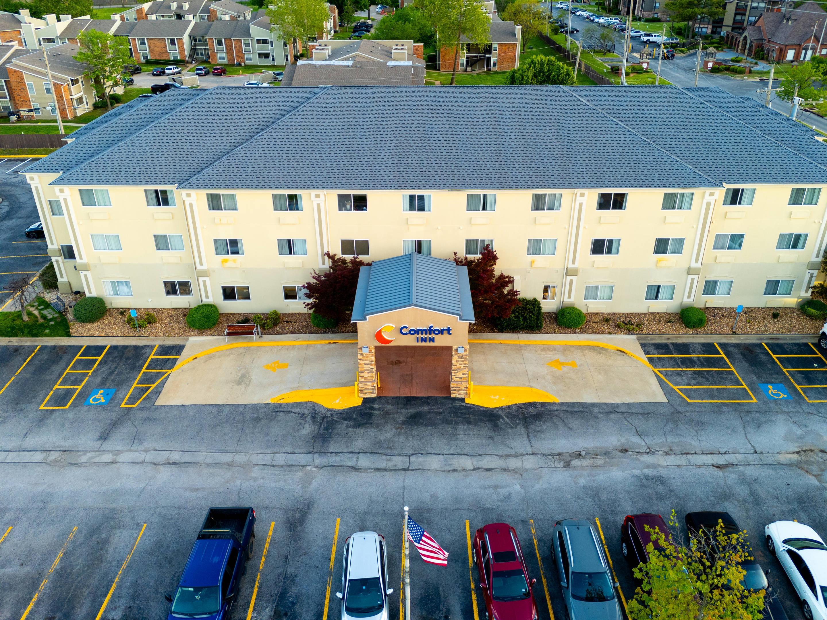 Hotel exterior | Comfort Inn South Tulsa - Woodland Hills