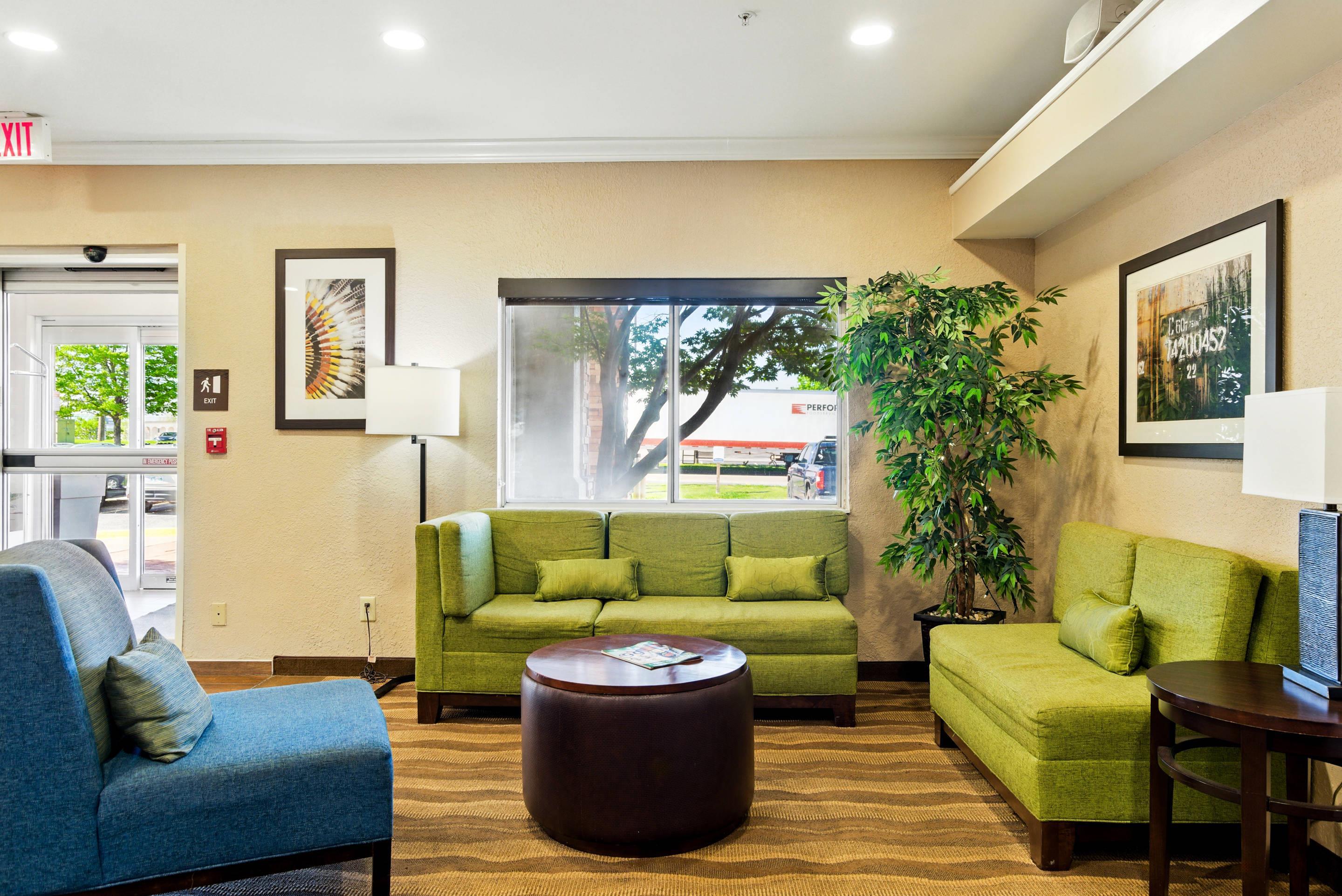Hotel lobby | Comfort Inn South Tulsa - Woodland Hills