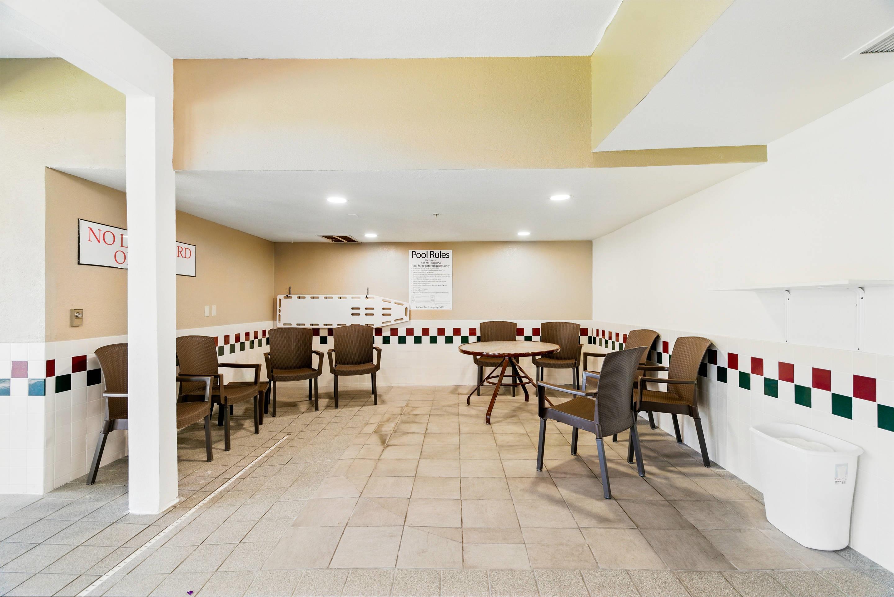 Indoor pool | Comfort Inn South Tulsa - Woodland Hills