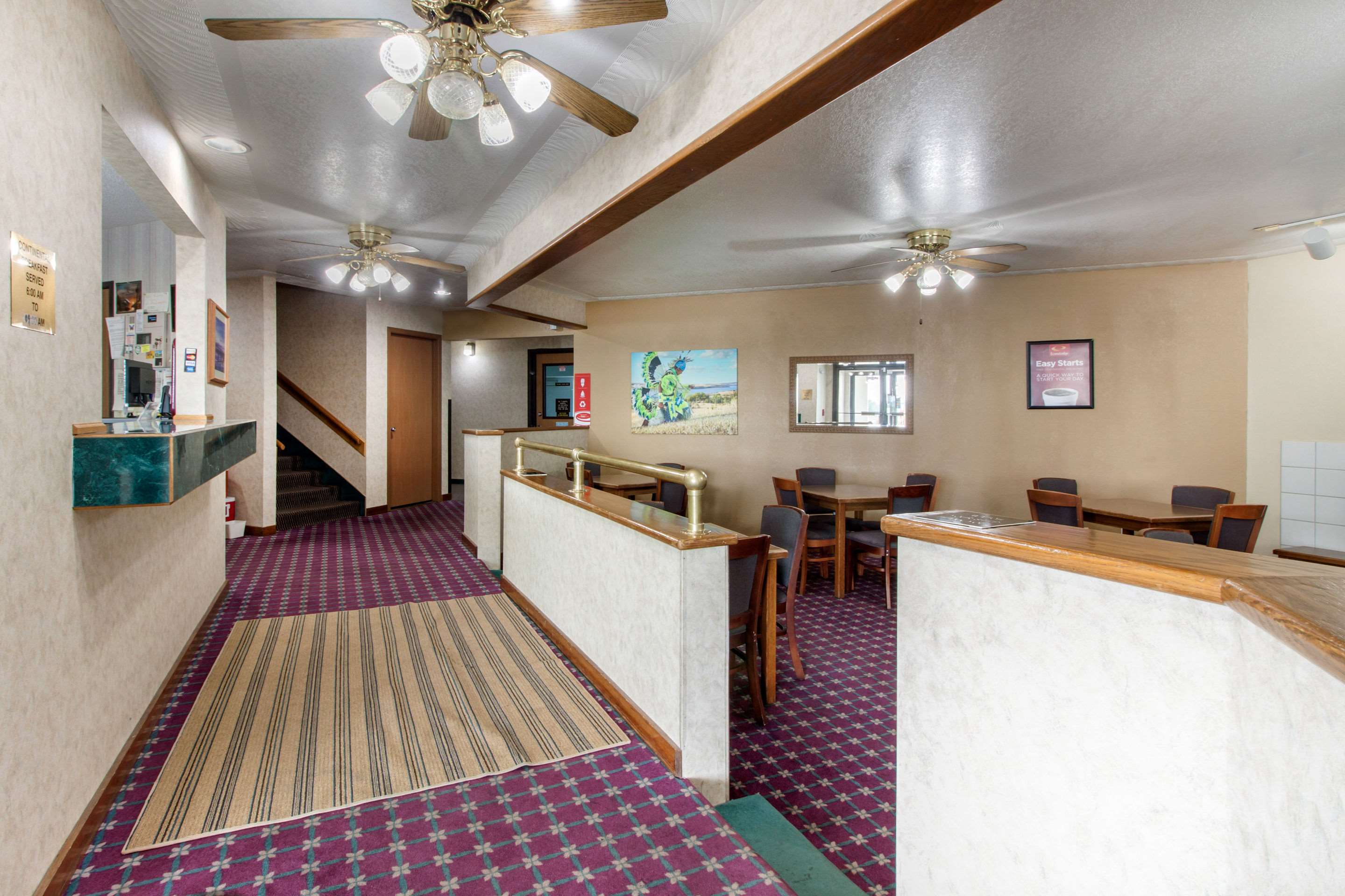 Hotel lobby | Econo Lodge