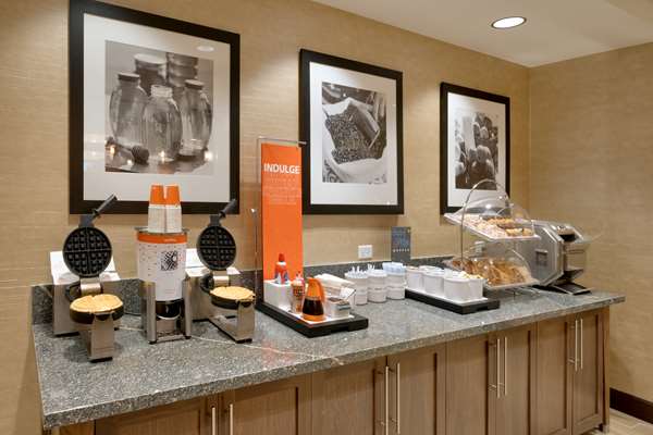 Restaurant - Hampton Inn & Suites Rexburg