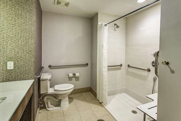  - Hilton Garden Inn West Topeka - I-470, Exit 1B