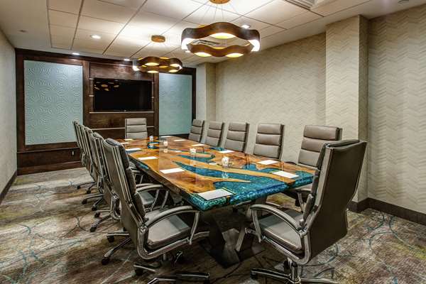  - Hilton Garden Inn West Topeka - I-470, Exit 1B