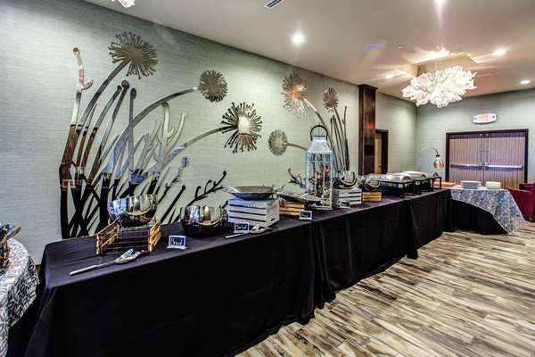  - Hilton Garden Inn West Topeka - I-470, Exit 1B