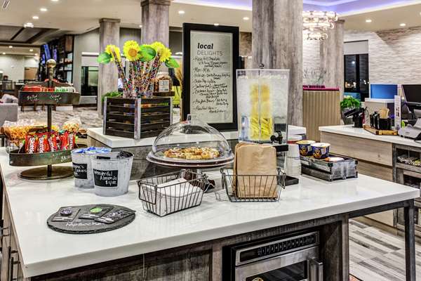 Amenities - Hilton Garden Inn West Topeka - I-470, Exit 1B