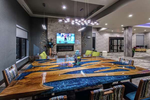  - Hilton Garden Inn West Topeka - I-470, Exit 1B