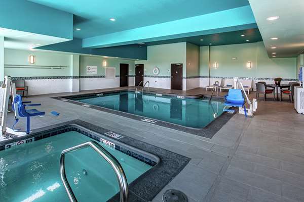 Pool - Hilton Garden Inn West Topeka - I-470, Exit 1B