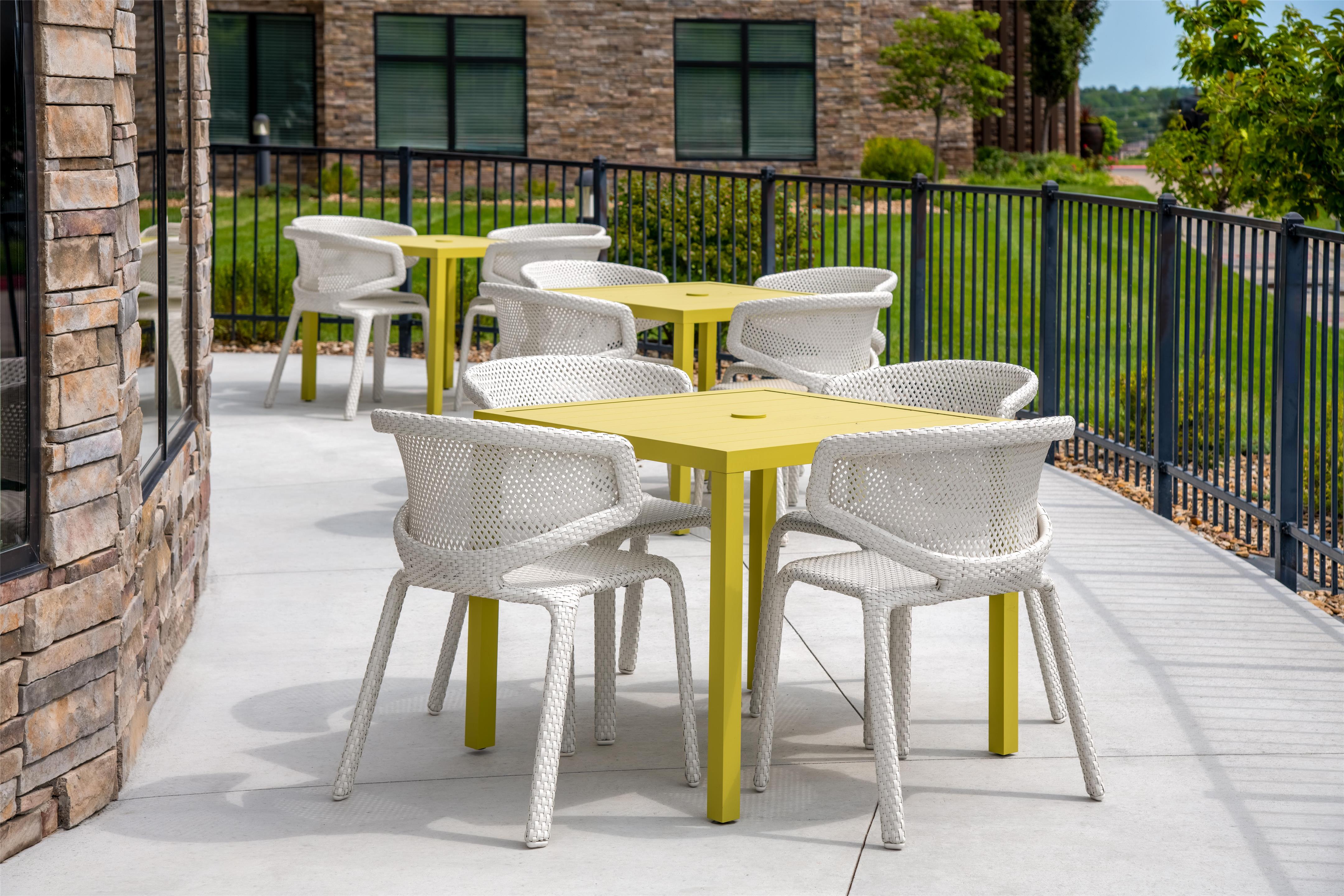 Exterior | Hilton Garden Inn Topeka