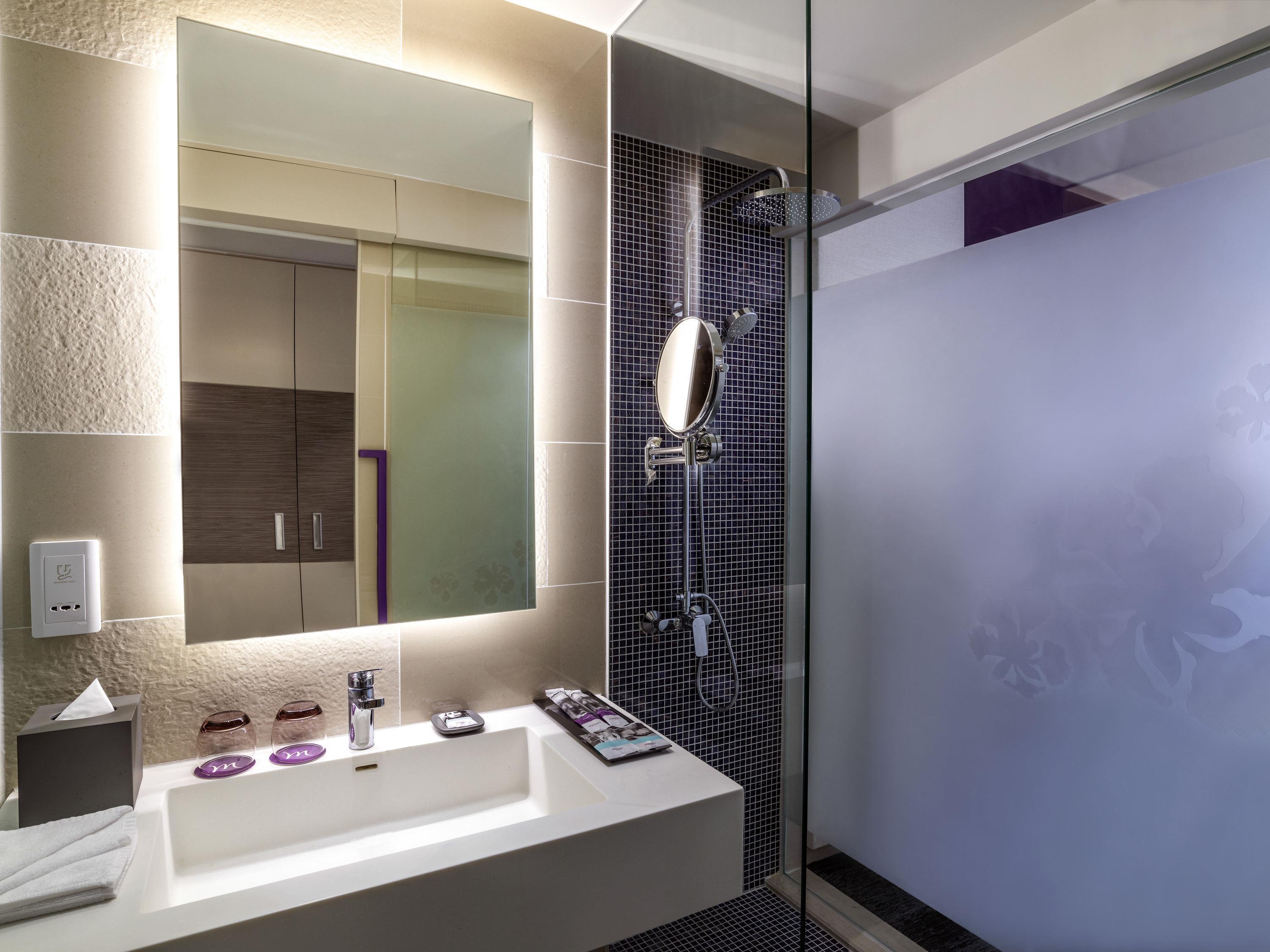 Mercure Hai Phong Room Type - Superior Room with 1 King-Size Bed