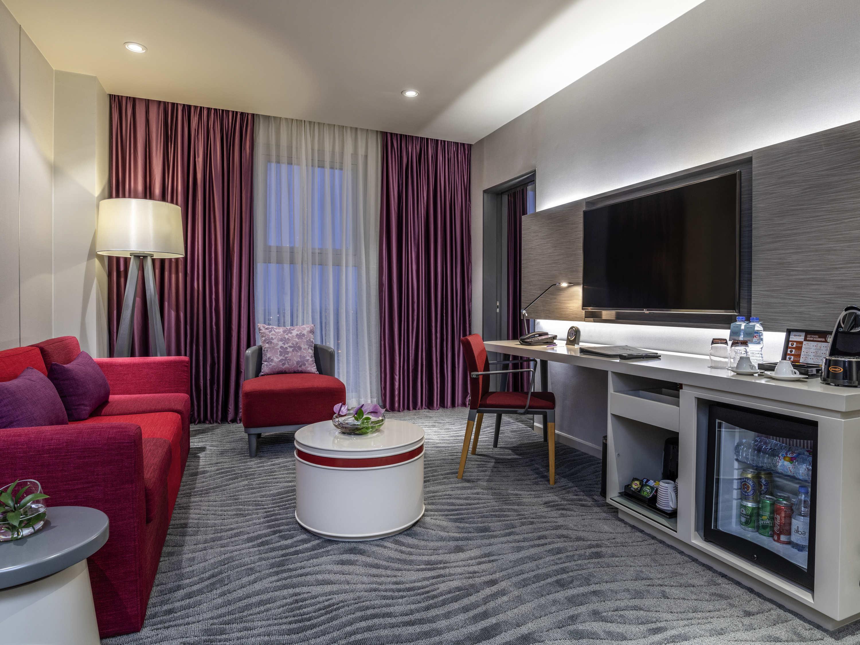 Mercure Hai Phong Room Type - Deluxe Suite Room with 1 King-size Bed, Privilege Lounge Access