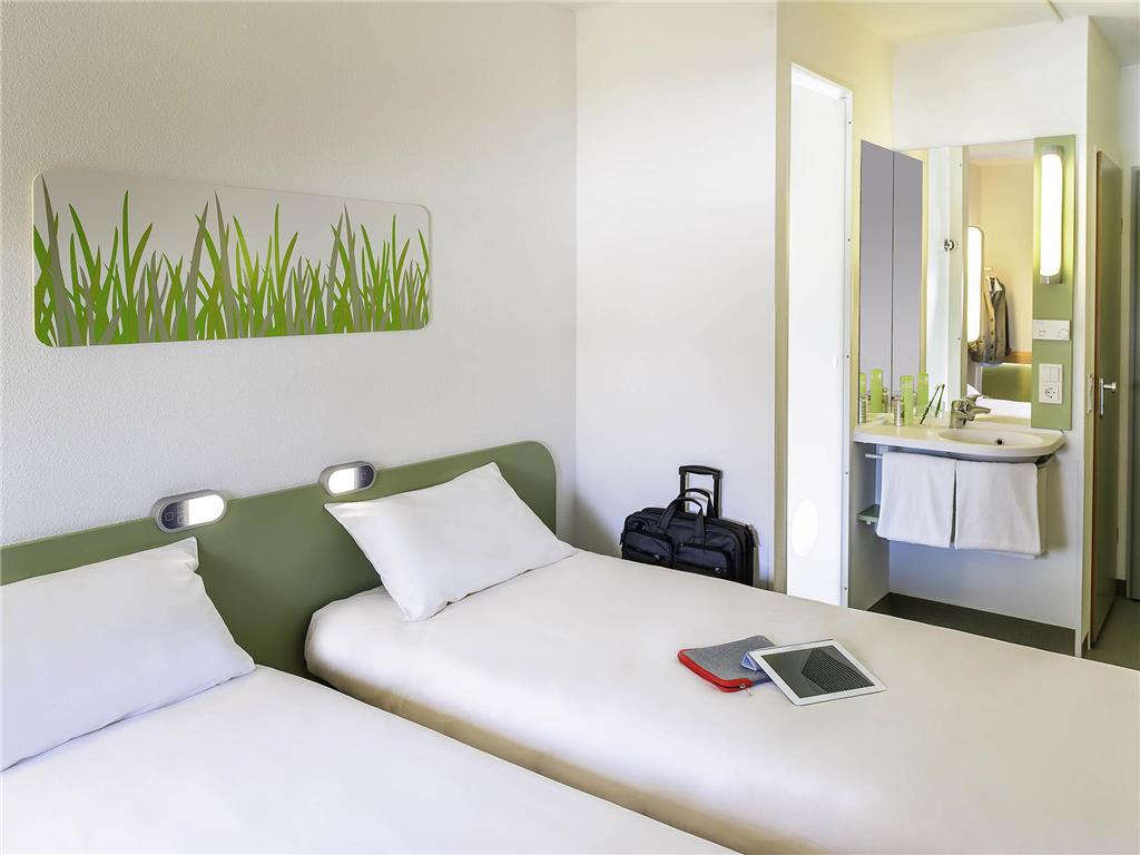 Ibis Budget Dommartin Cuiseaux