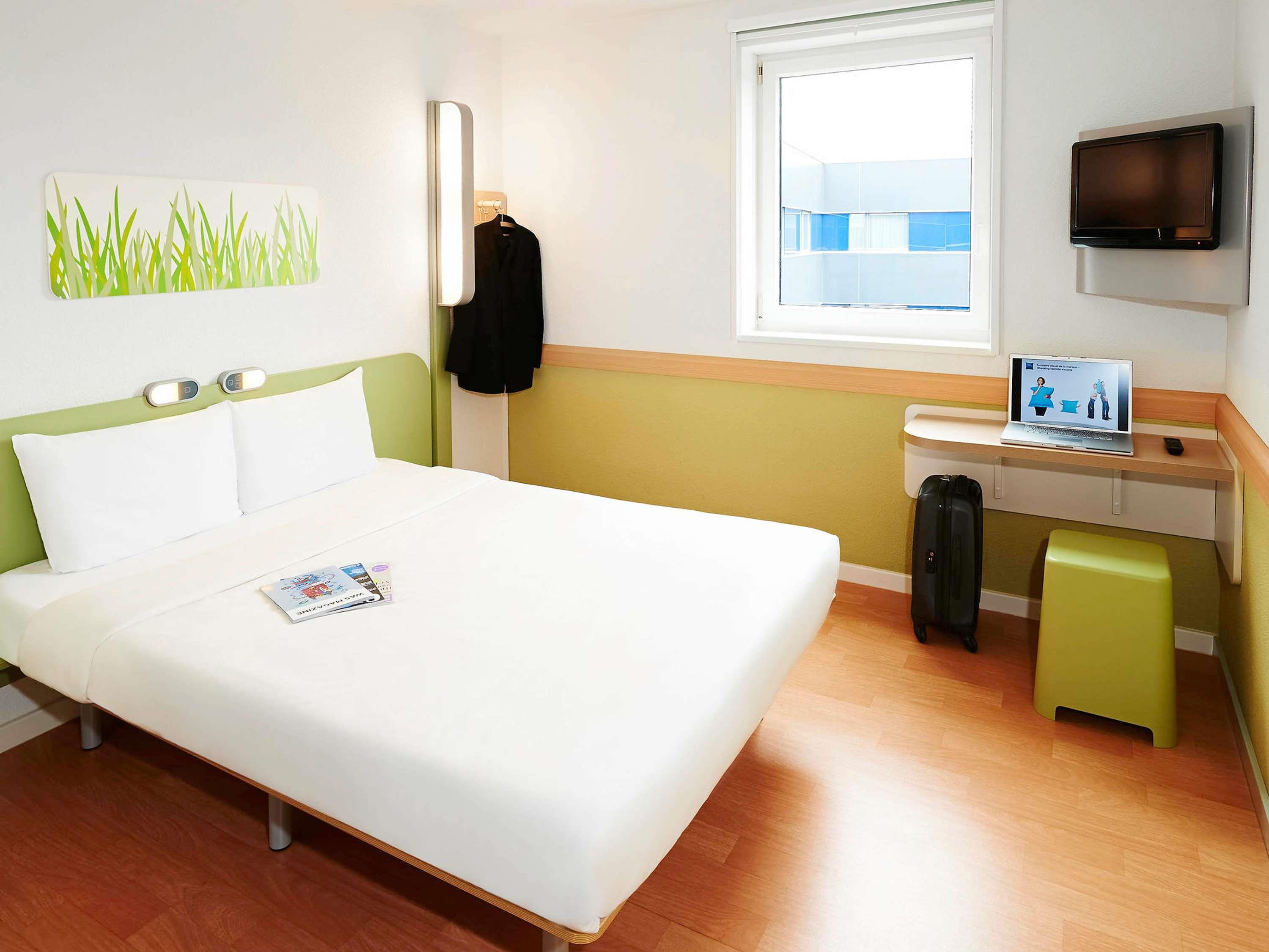 IBIS BUDGET BORDEAUX CENTRE - Tap to explore photos