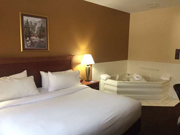  - Baymont Inn & Suites Portage - I-80 & I-90, Exit 23