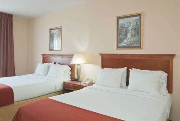  - Baymont Inn & Suites Portage - I-80 & I-90, Exit 23