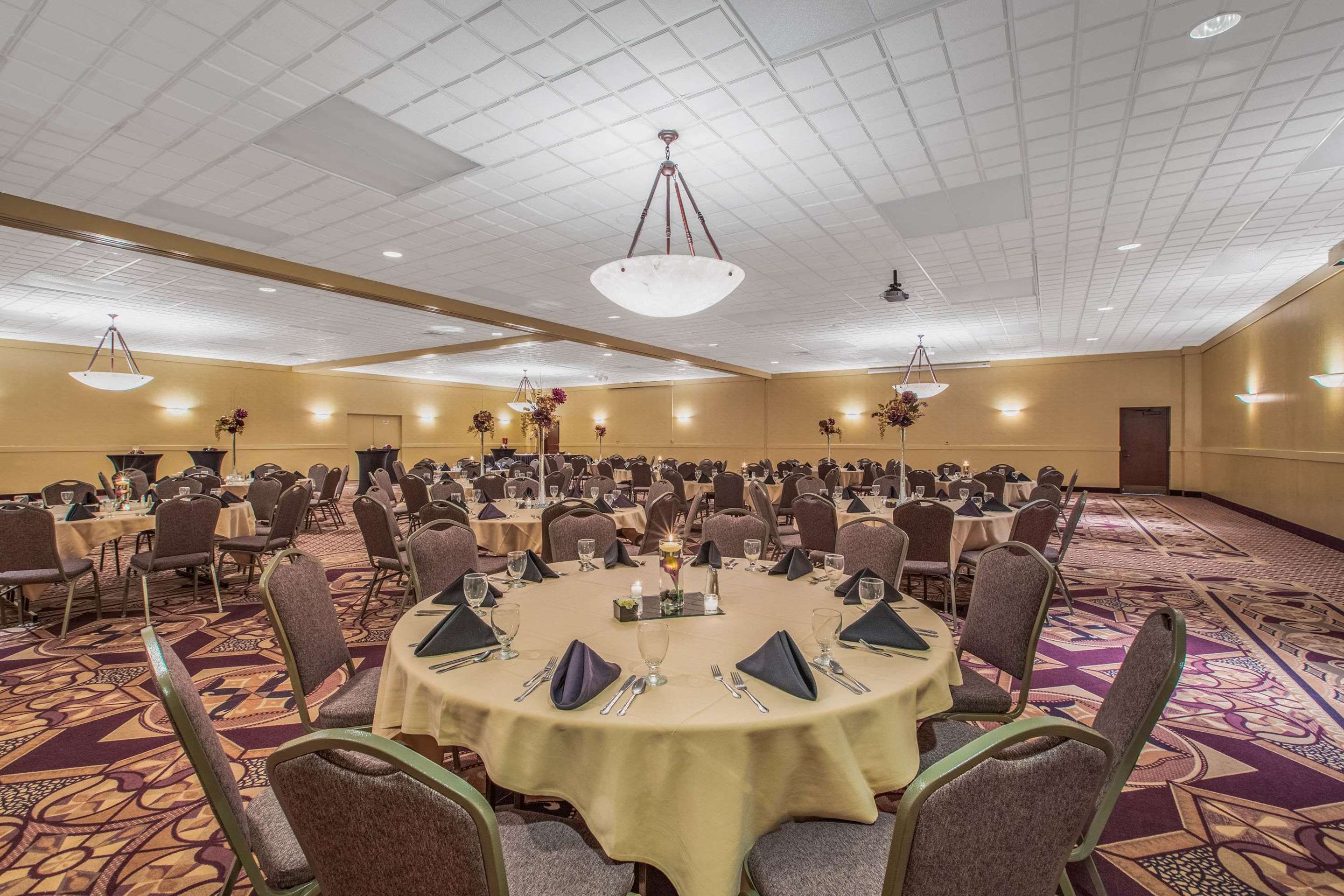 Ballroom | Ramada by Wyndham Midtown Grand Island