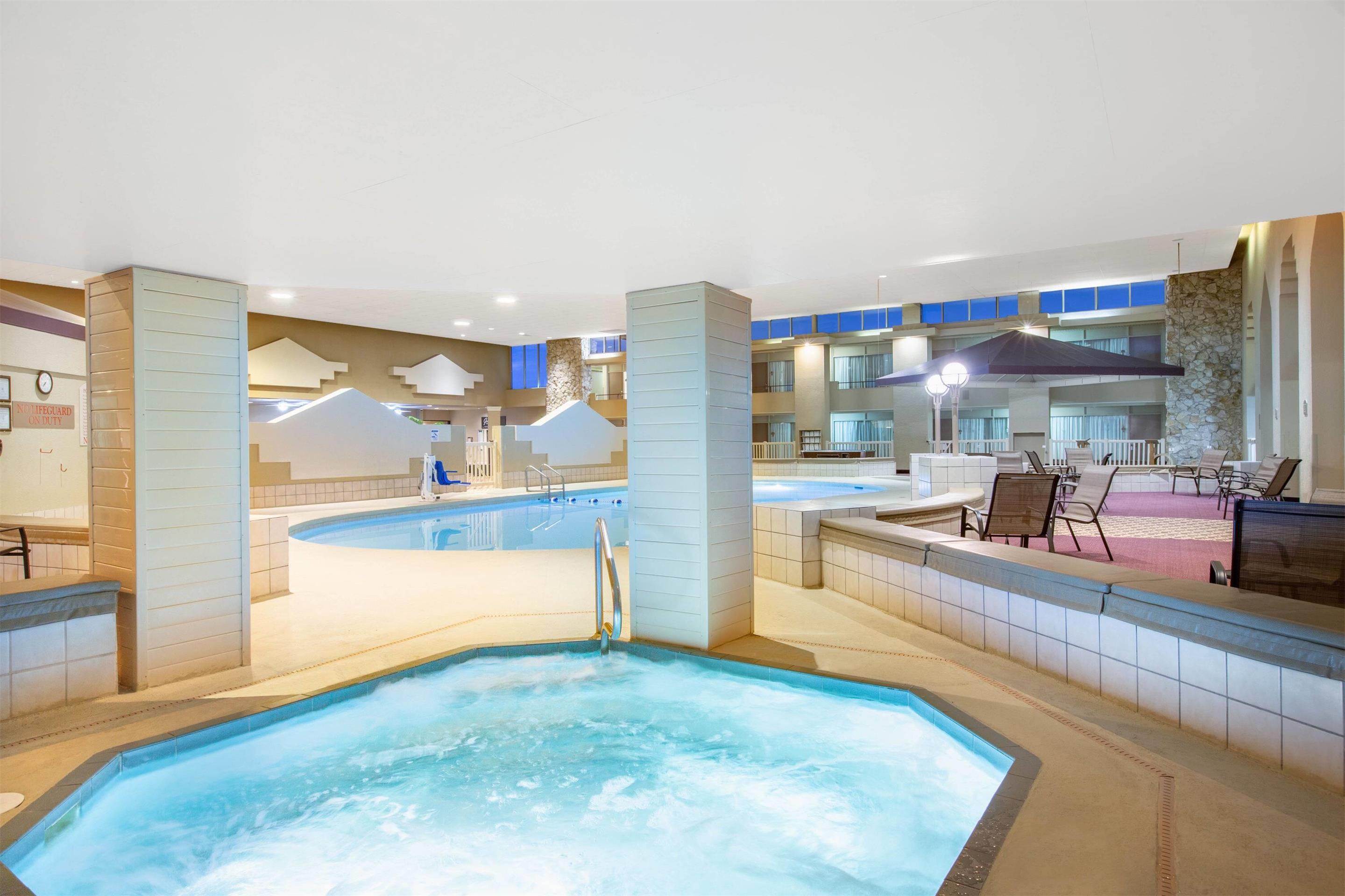 Pool | Ramada by Wyndham Midtown Grand Island