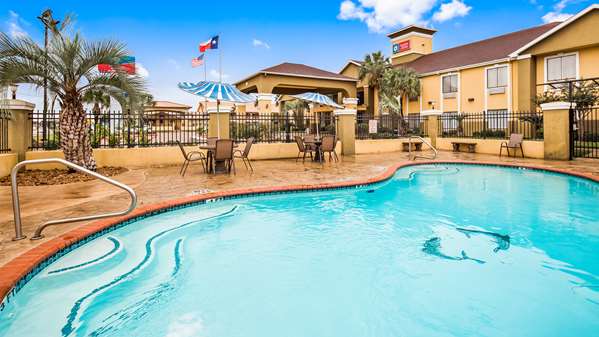 Pool - SureStay Plus Hotel by Best Western Alvin