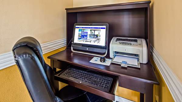 Conference Area - SureStay Plus Hotel by Best Western Alvin