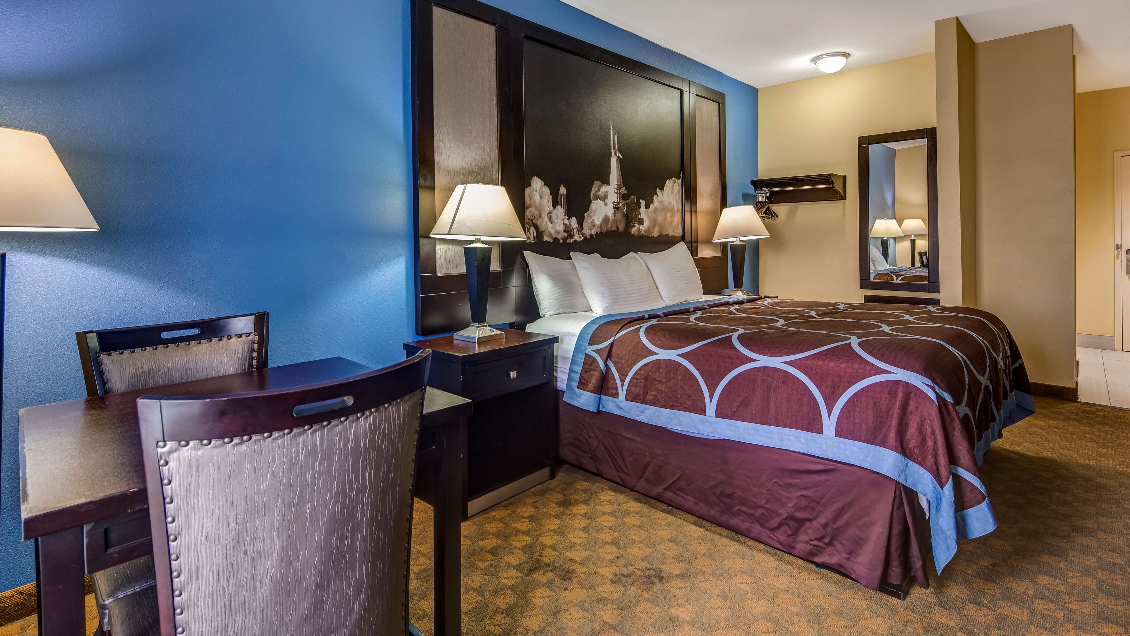SureStay Plus Hotel by Best Western Alvin Room Type - Accessible - 1 King, Mobility Accessible, Walk In Shower, Microwave And Refrigerator, Non-Smoking, F