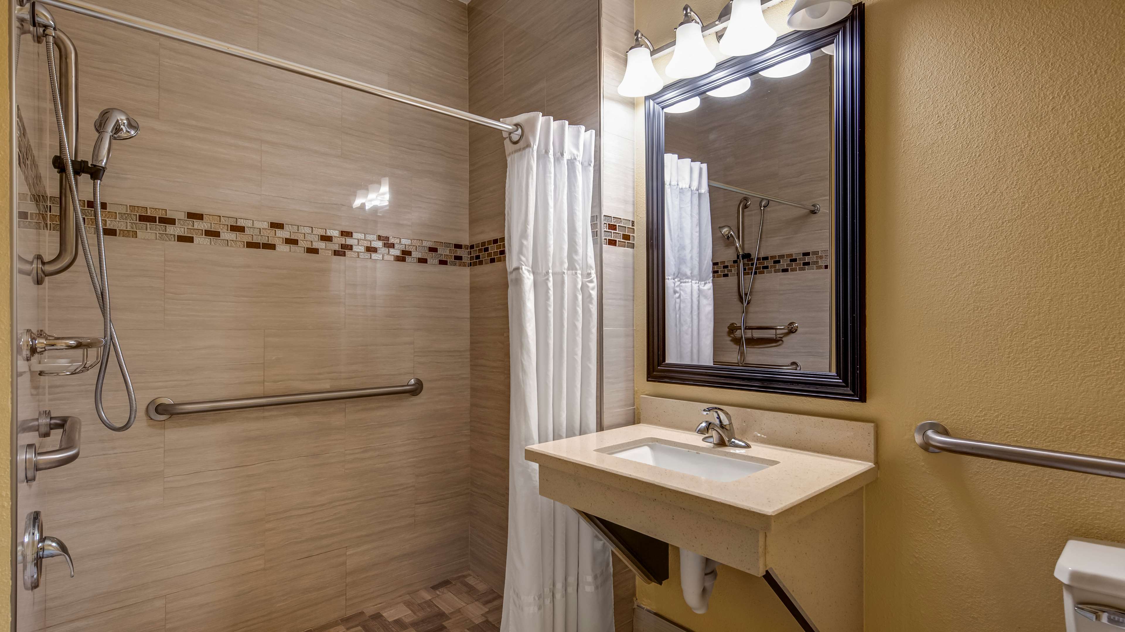 SureStay Plus Hotel by Best Western Alvin Room Type - Accessible - 2 Queen, Mobility Accessible, Walk In Shower, Microwave And Refrigerator, Non-Smoking, 