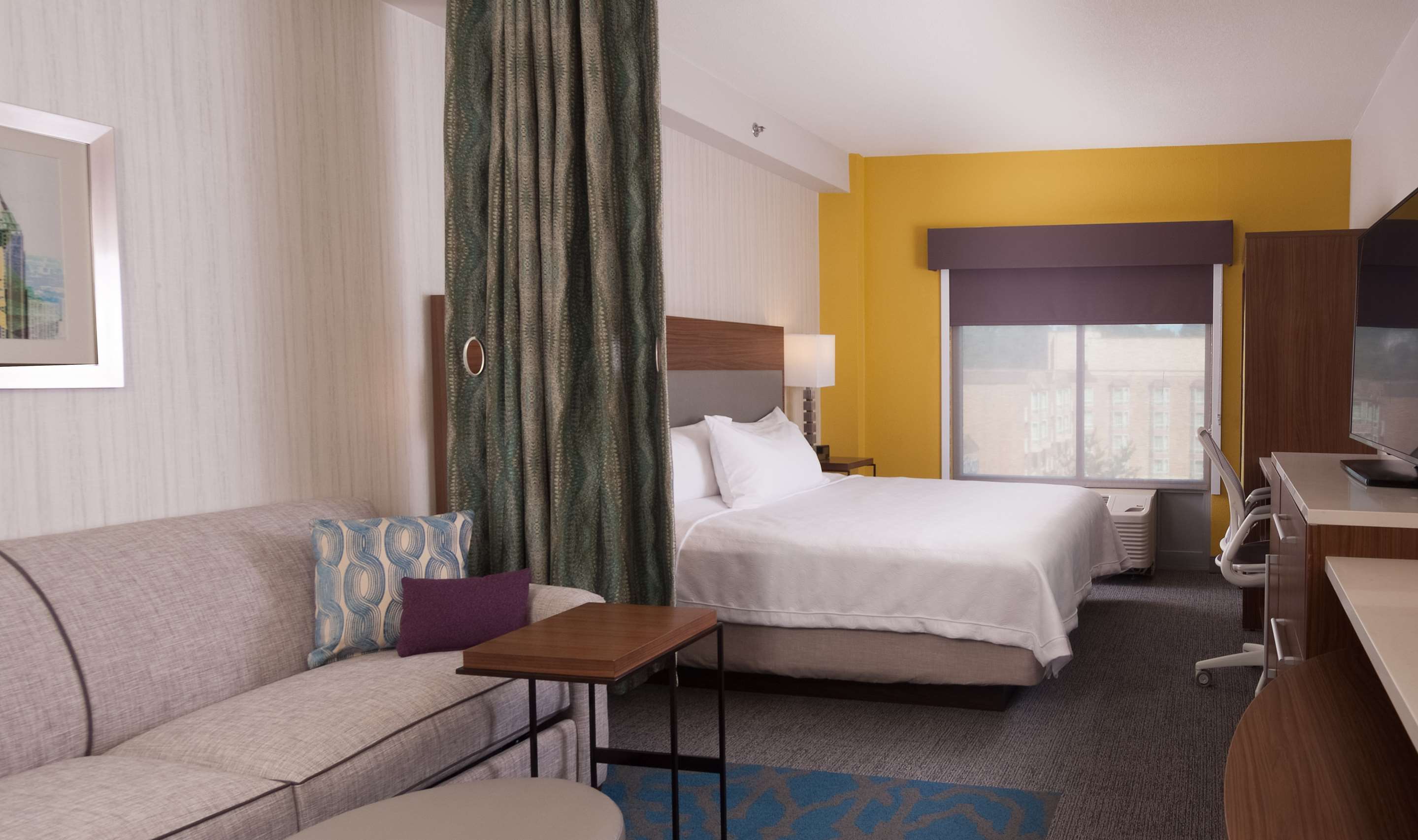 Guest room