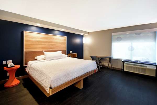  - Tru by Hilton Hotel Sterling Heights