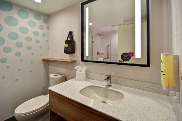  - Tru by Hilton Hotel Sterling Heights