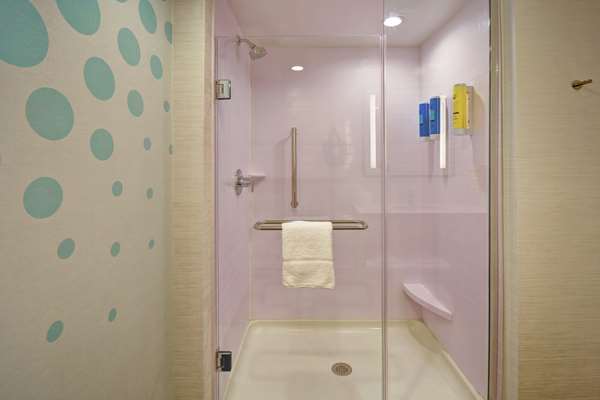  - Tru by Hilton Hotel Sterling Heights