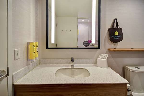  - Tru by Hilton Hotel Sterling Heights